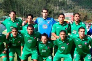 Matías Dituro junto al plantel de CNI en la temporada 2010